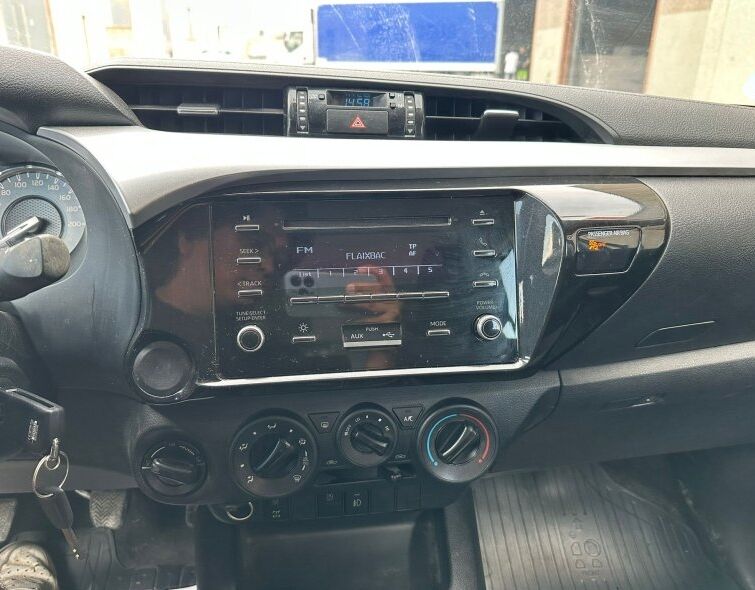 TOYOTA  HILUX DOUBLE CAB GX 4x4